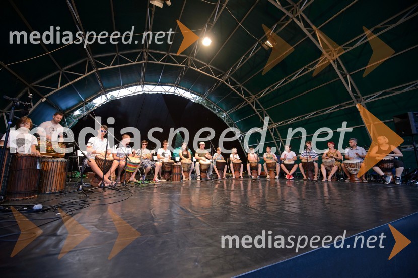 Bobnarji Plesne izbe MariborZaključek Festivala Lent 2016