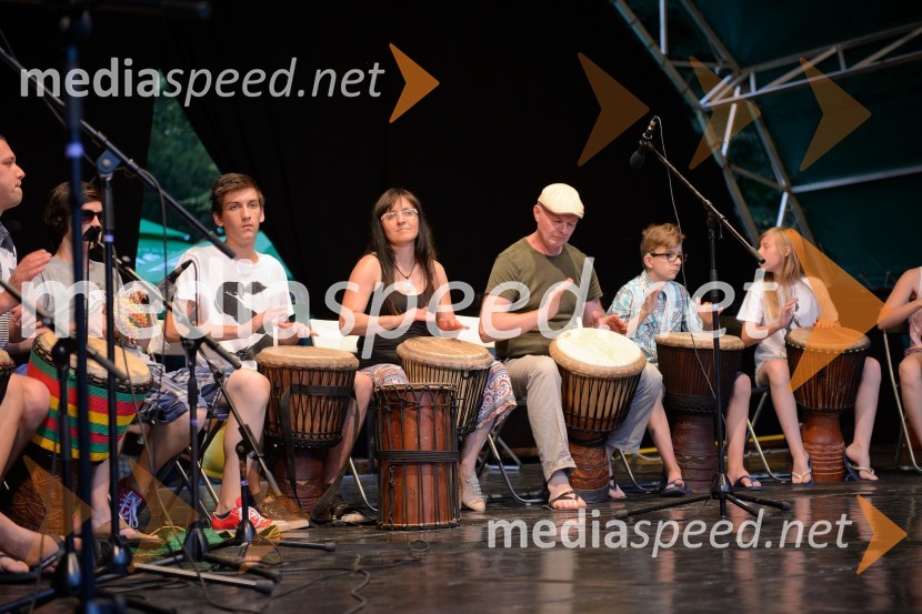 Bobnarji Plesne izbe MariborZaključek Festivala Lent 2016