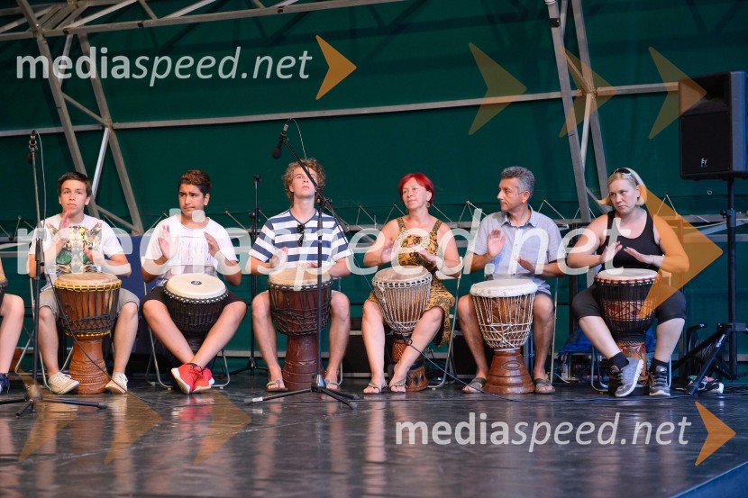 Bobnarji Plesne izbe MariborZaključek Festivala Lent 2016