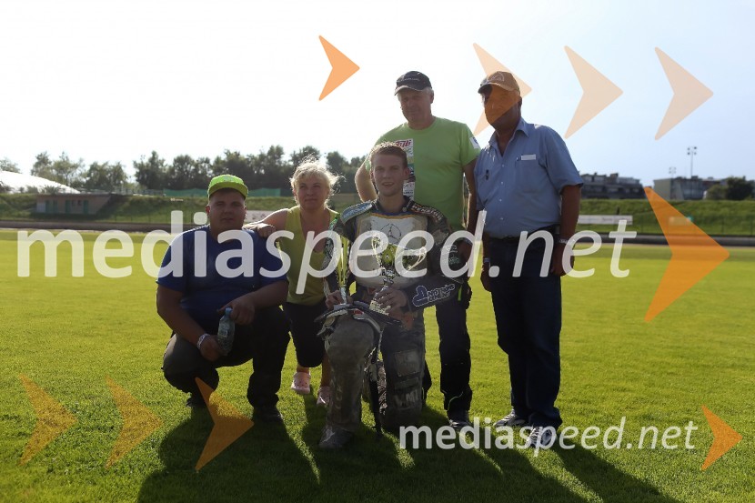 Žagar v Ljubljani s tretjim maksimumom, prve stopničke Škorje