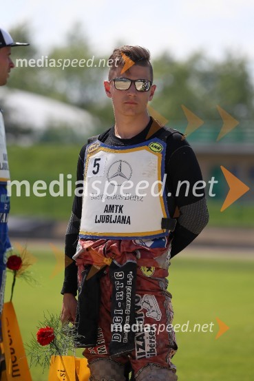 Žagar v Ljubljani s tretjim maksimumom, prve stopničke Škorje