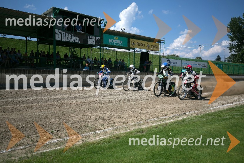 Žagar v Ljubljani s tretjim maksimumom, prve stopničke Škorje