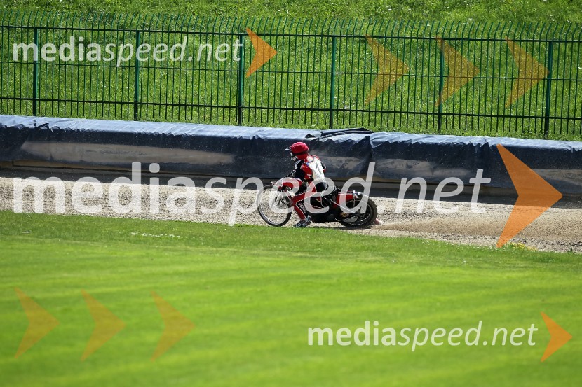 Žagar v Ljubljani s tretjim maksimumom, prve stopničke Škorje