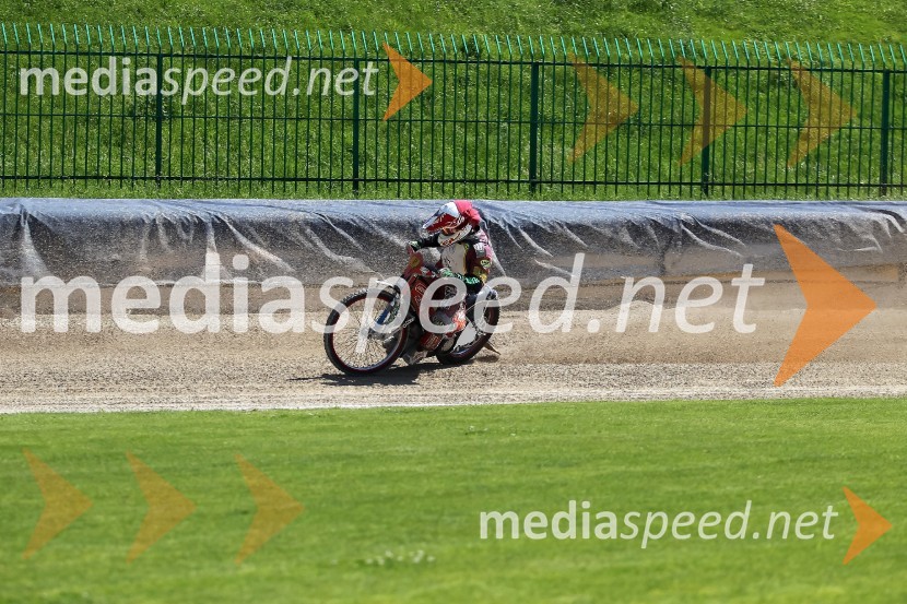 Žagar v Ljubljani s tretjim maksimumom, prve stopničke Škorje