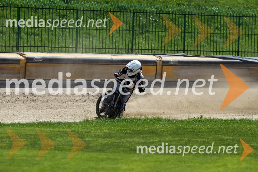 Žagar v Ljubljani s tretjim maksimumom, prve stopničke Škorje
