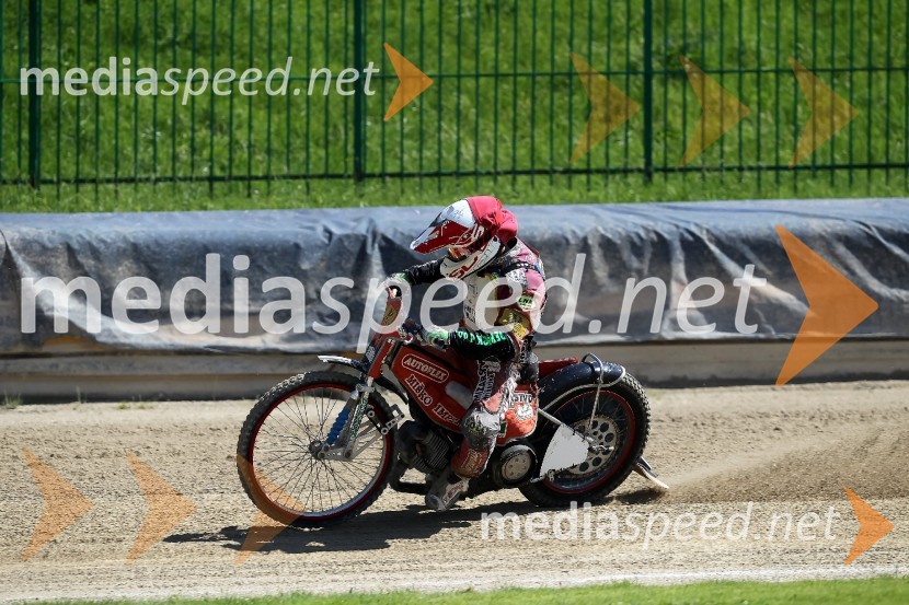 Žagar v Ljubljani s tretjim maksimumom, prve stopničke Škorje