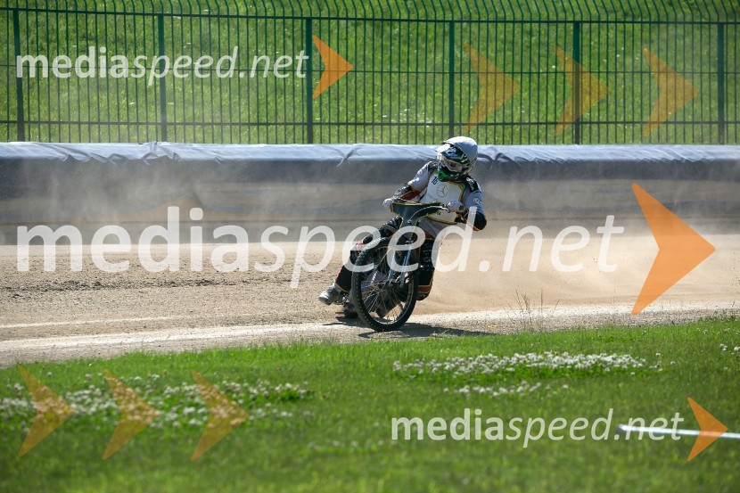 Žagar v Ljubljani s tretjim maksimumom, prve stopničke Škorje