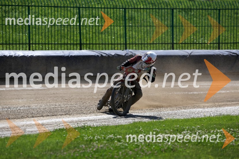 Žagar v Ljubljani s tretjim maksimumom, prve stopničke Škorje