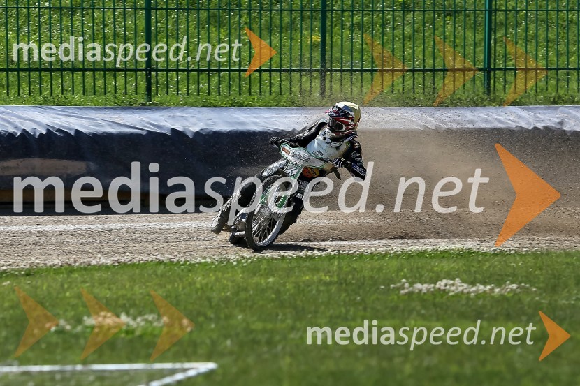 Žagar v Ljubljani s tretjim maksimumom, prve stopničke Škorje