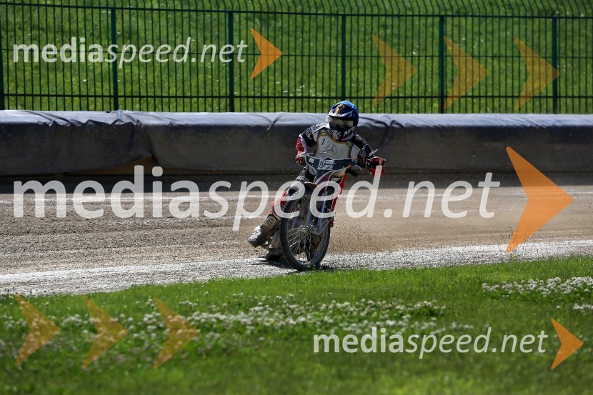 Žagar v Ljubljani s tretjim maksimumom, prve stopničke Škorje