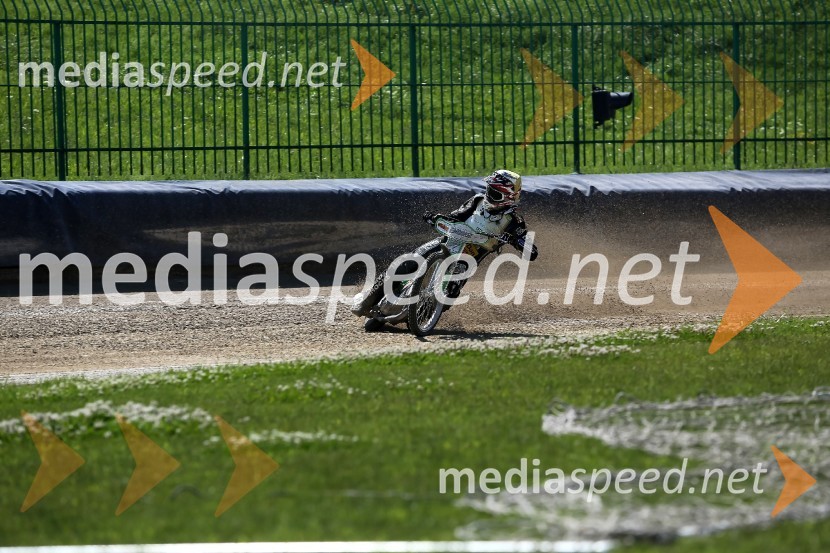 Žagar v Ljubljani s tretjim maksimumom, prve stopničke Škorje