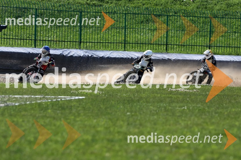 Žagar v Ljubljani s tretjim maksimumom, prve stopničke Škorje