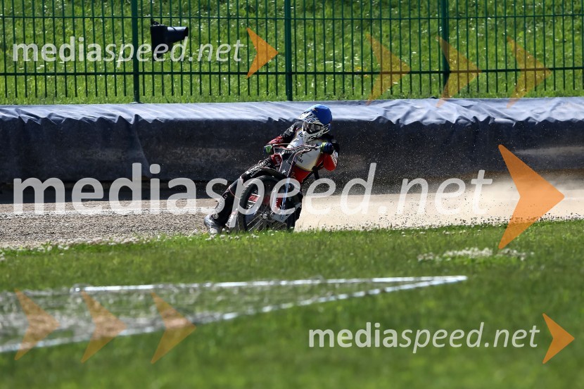 Žagar v Ljubljani s tretjim maksimumom, prve stopničke Škorje