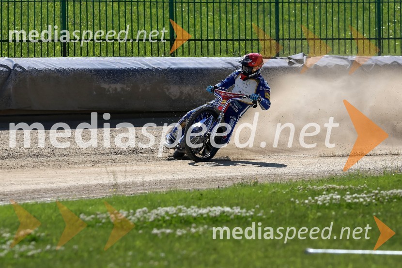 Žagar v Ljubljani s tretjim maksimumom, prve stopničke Škorje