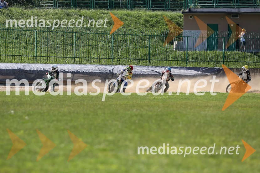 Žagar v Ljubljani s tretjim maksimumom, prve stopničke Škorje
