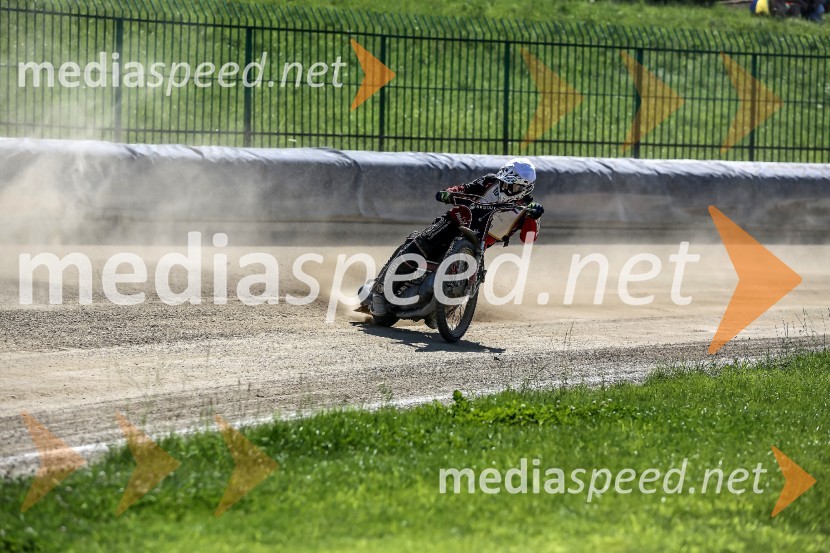 Žagar v Ljubljani s tretjim maksimumom, prve stopničke Škorje