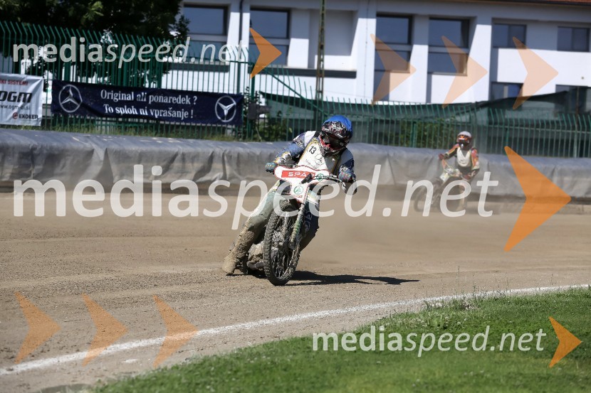 Žagar v Ljubljani s tretjim maksimumom, prve stopničke Škorje