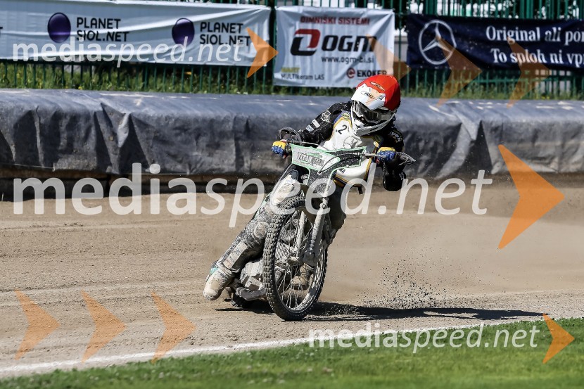 Žagar v Ljubljani s tretjim maksimumom, prve stopničke Škorje