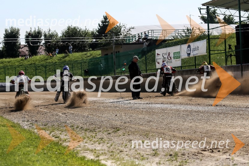 Žagar v Ljubljani s tretjim maksimumom, prve stopničke Škorje