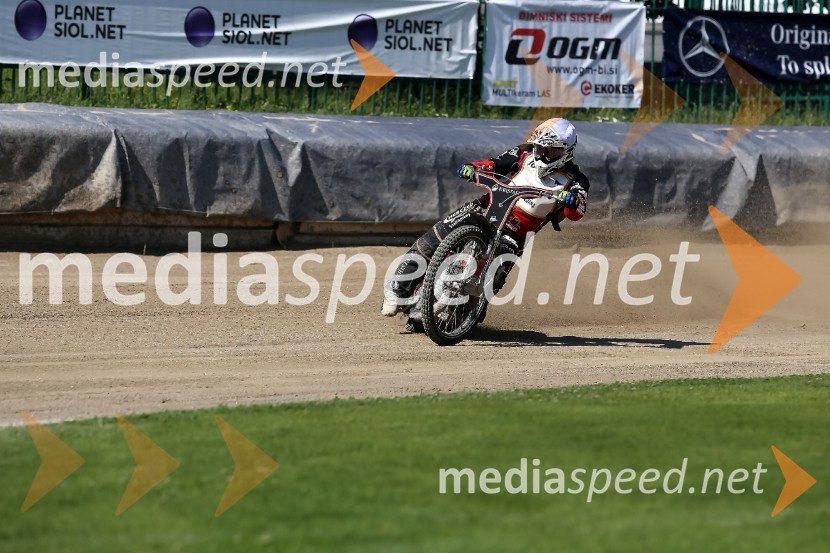 Žagar v Ljubljani s tretjim maksimumom, prve stopničke Škorje