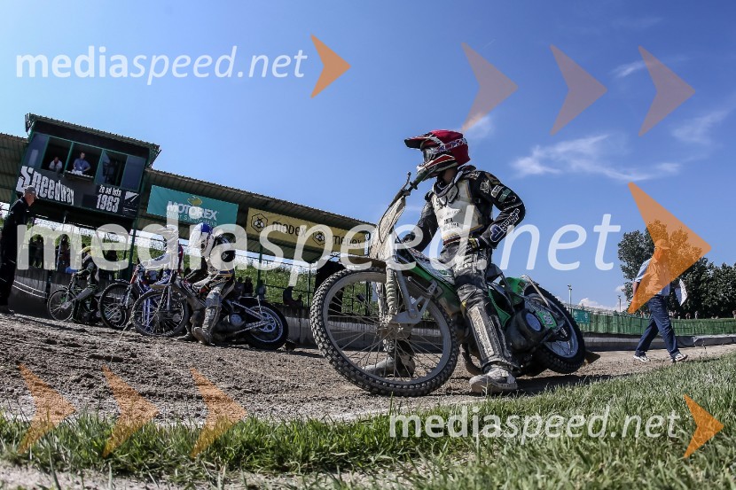 Žagar v Ljubljani s tretjim maksimumom, prve stopničke Škorje