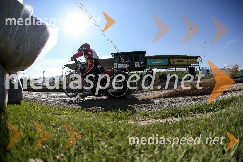 Žagar v Ljubljani s tretjim maksimumom, prve stopničke Škorje