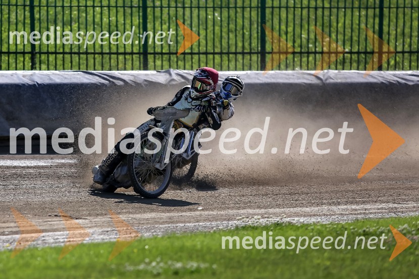 Žagar v Ljubljani s tretjim maksimumom, prve stopničke Škorje