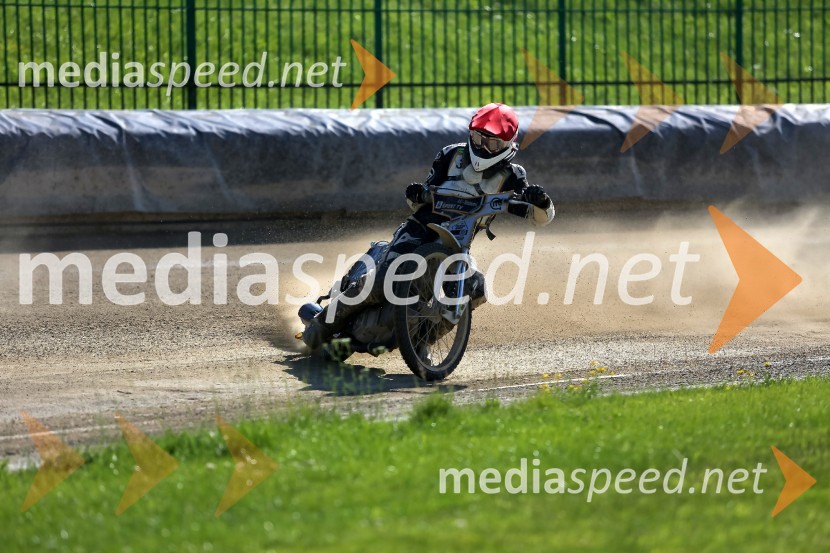 Žagar v Ljubljani s tretjim maksimumom, prve stopničke Škorje