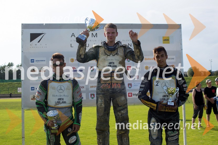  Žiga Kovačič, speedwayist;  Nick Škorja, speedwayist (AMTK Ljubljana);  Jaka Kovačič, speedwayist, KST BrežiceŽagar v Ljubljani s tretjim maksimumom, prve stopničke Škorje