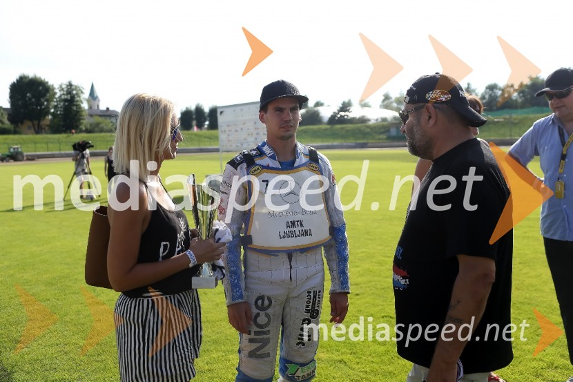 Žagar v Ljubljani s tretjim maksimumom, prve stopničke Škorje