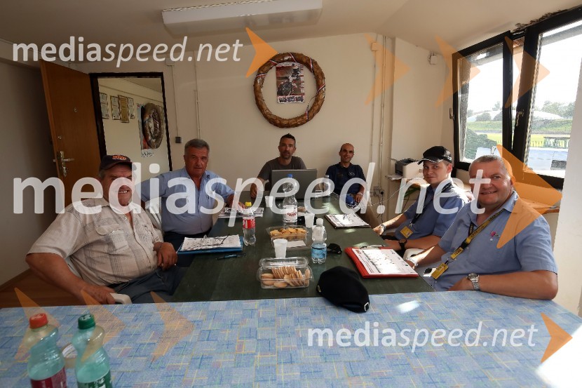 Žagar v Ljubljani s tretjim maksimumom, prve stopničke Škorje