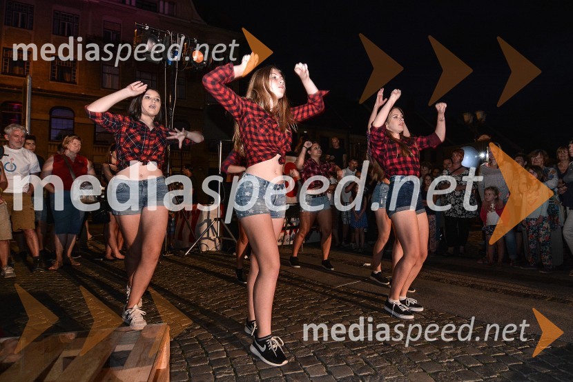 Summer I can see you, fashion show