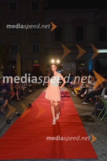 Summer I can see you, fashion show