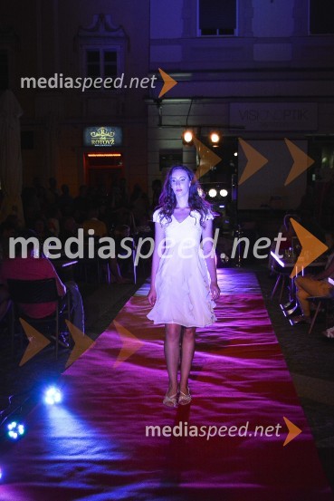 Summer I can see you, fashion show