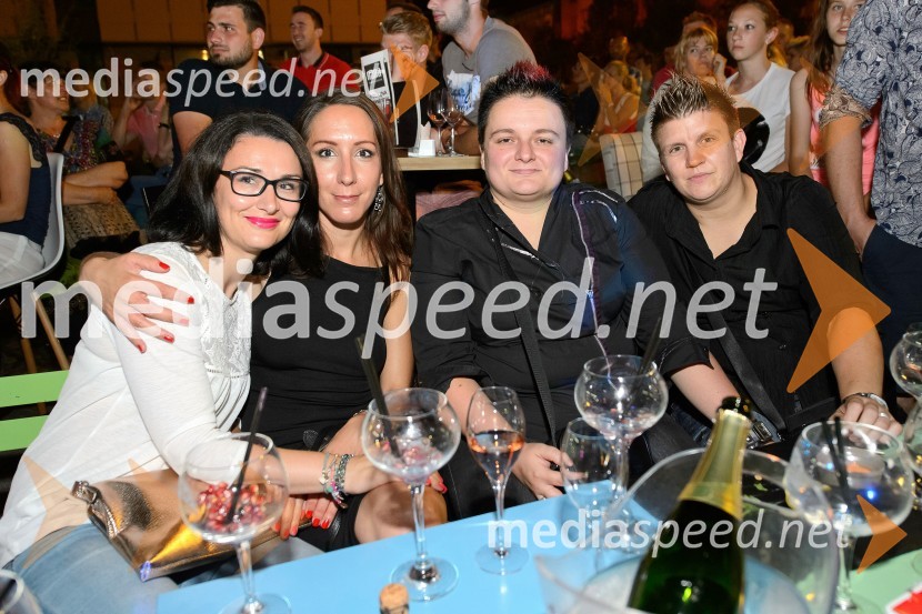  Valentina Kovačič;  Suzana Simenčič;  Martina Ipša, stand up komičarka;  Janja Zdolšek, direktorica Zavoda za kulturo Maribor - standupsi.comSummer I can see you, fashion show