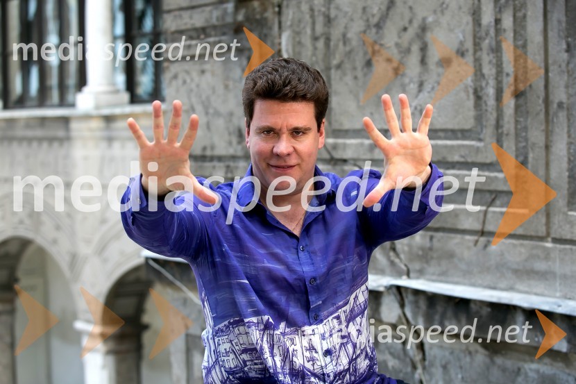  Denis Macujev, pianistFestival Ljubljana 2016: novinarska konferenca z Denisom Macujevim in Joséjem Curo