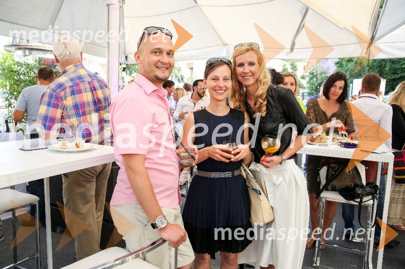  ... ;  ... ;  Nina Slabe5. obletnica hotela Cubo