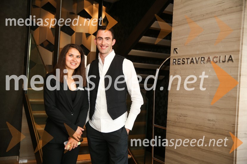  Elizaveta Kanevskaya Berden, Hotel Cubo;  ... 5. obletnica hotela Cubo