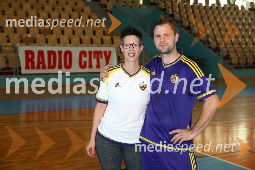  Tina Zavec Aram, moderatorka, Radio City;  Tomaž Medvar, Alo!StariŠ'te miške vs. Pohano United, nogometni dvoboj Radia City