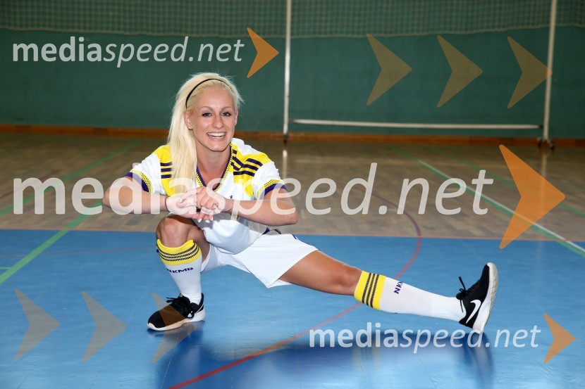  Ana Lakota, redaktorica jutranjega programa na Radiu CityŠ'te miške vs. Pohano United, nogometni dvoboj Radia City