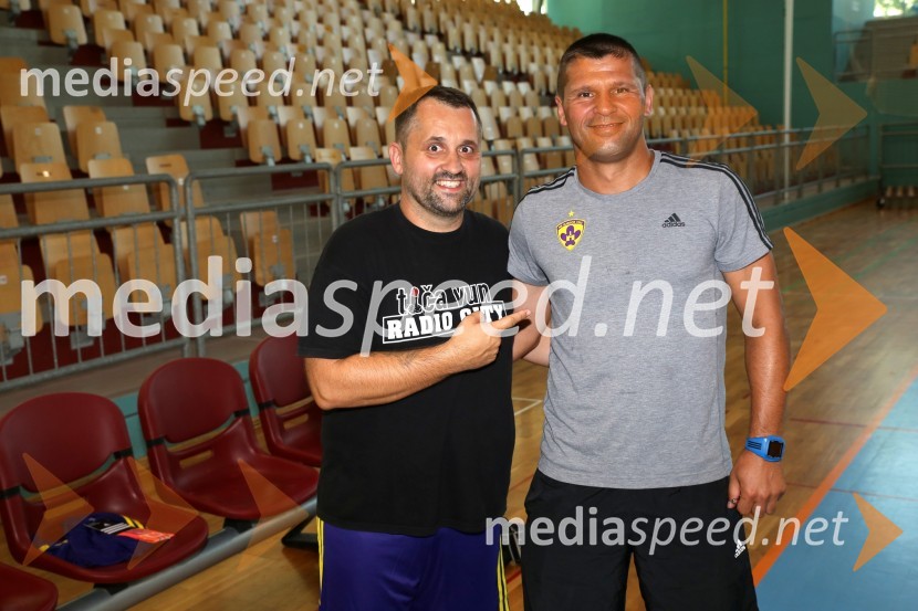  Dejan Vedlin, moderator, Reporter Milan, Radio City;  ... Š'te miške vs. Pohano United, nogometni dvoboj Radia City