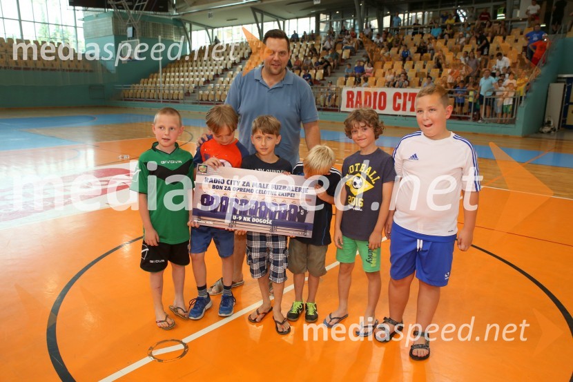 Š'te miške vs. Pohano United, nogometni dvoboj Radia City