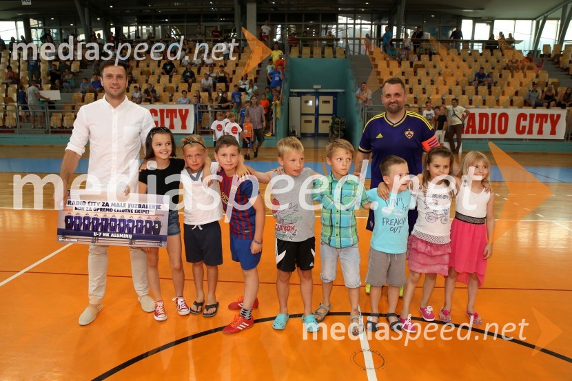  ... ;  ... ;  ... ;  ... ;  ... ;  ... ;  ... ;  Dejan Vedlin, moderator, Reporter Milan, Radio City;  ... ;  ... Š'te miške vs. Pohano United, nogometni dvoboj Radia City