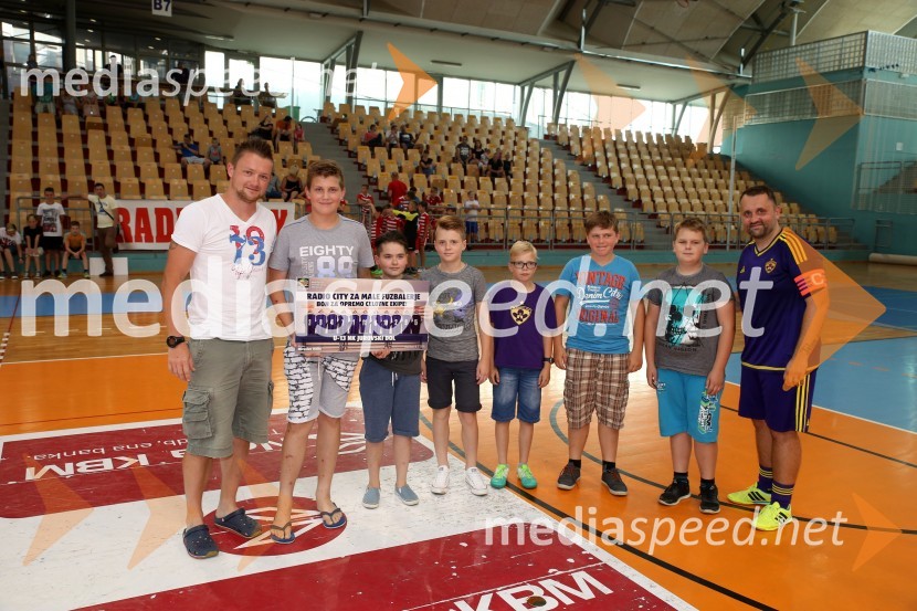  ... ;  ... ;  ... ;  ... ;  ... ;  ... ;  ... ;  Dejan Vedlin, moderator, Reporter Milan, Radio CityŠ'te miške vs. Pohano United, nogometni dvoboj Radia City