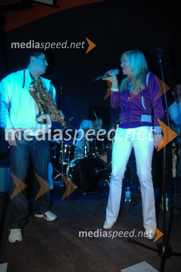 Skupina LeeloojamaisMTV Fusion party