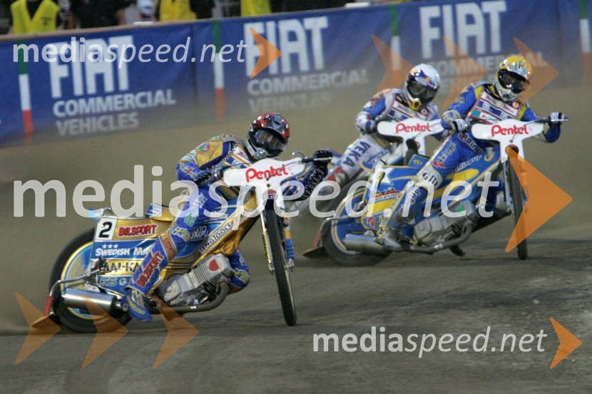 Tony Rickardsson, Švedska; Jason Crump, Avstralija (v ozadju) in Andreas Jonsson, ŠvedskaSPEEDWAY, Speedway Grand Prix - VN Poljske 2005 dirka