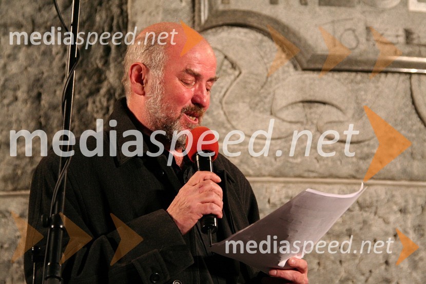 Povezovalec prireditvePrireditev Ljudje prižgimo luč