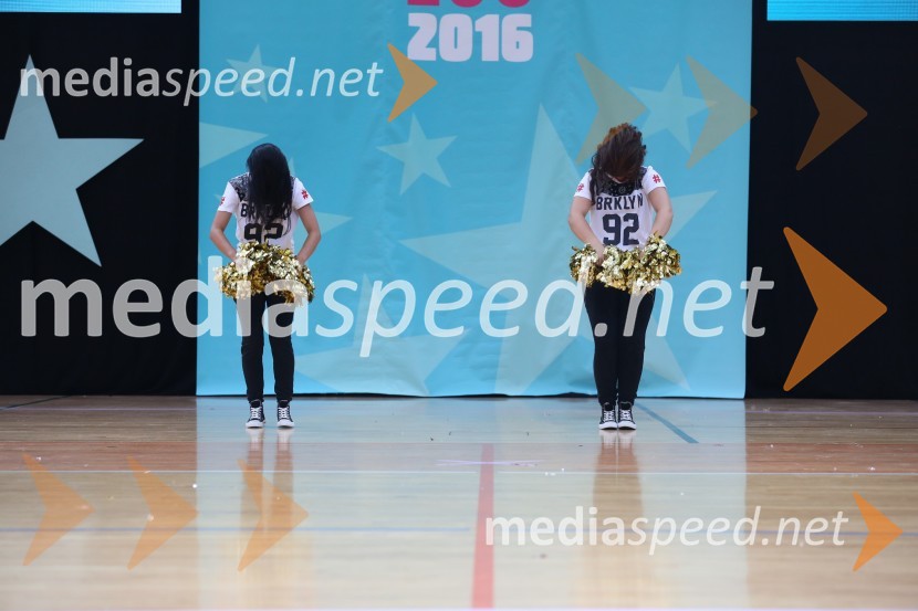 NUGGETS, Sandy and Lisa