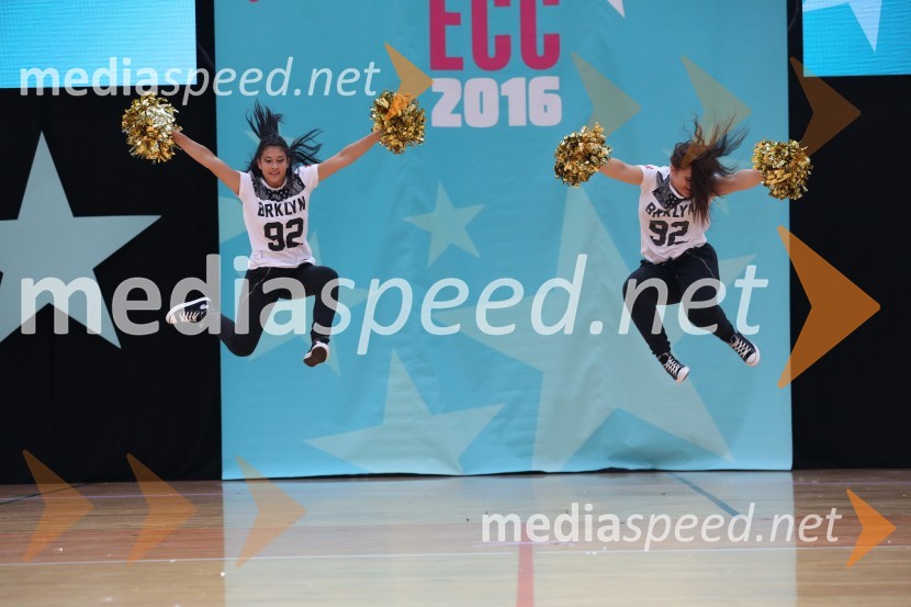 NUGGETS, Sandy and Lisa