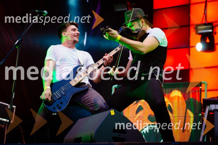  Matej Kosmačin, glasbenik, skupina Happy Ol'McWeasel;  Martin Bezjak, glasbenik, skupina Happy Ol'McWeaselLaško Pivo in cvetje 2016, petek